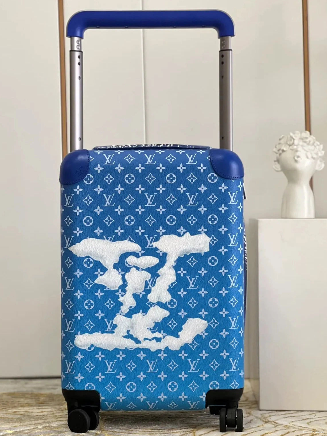 CUSTOM SUITCASE HORIZON 55 CABIN CLOUDS 37L 0717